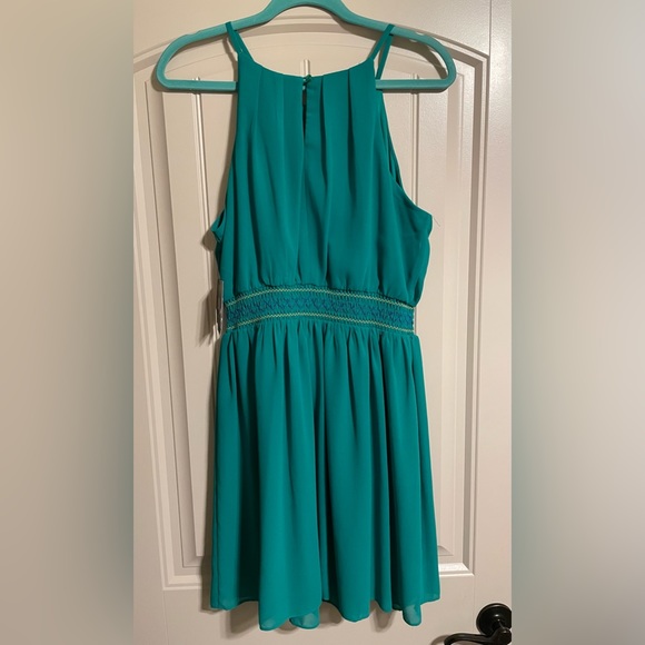 LN San Francisco Dress - Picture 3 of 4